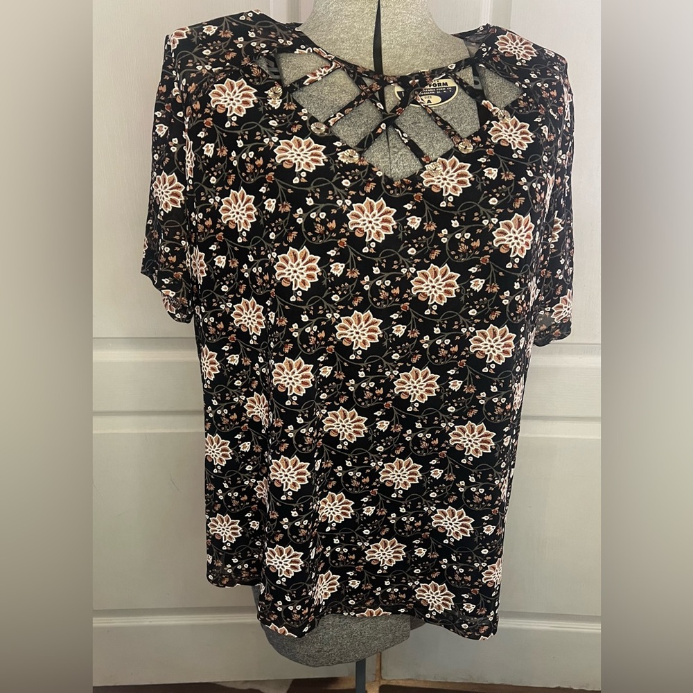 Fashion Women's Plus 3X Black Too With Tan Flowers Embellish‎ With Gold Buttons